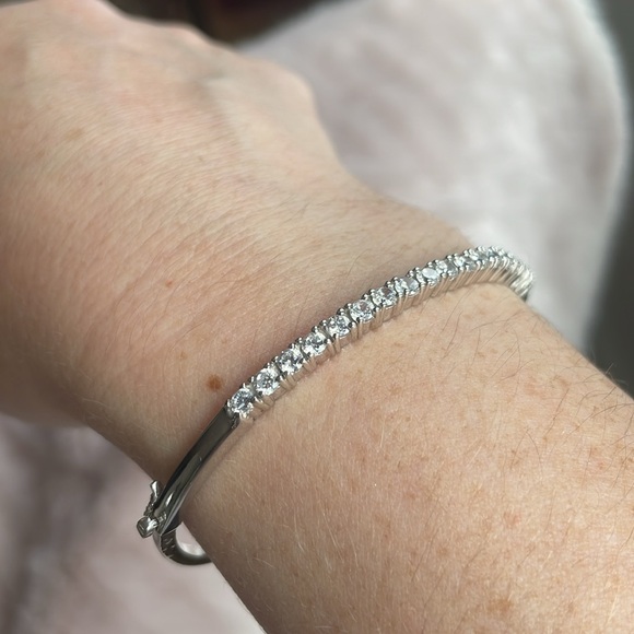 STERLING SILVER CLIP BANGLE WITH RHINESTONE PAVE SETTING - Picture 8 of 16